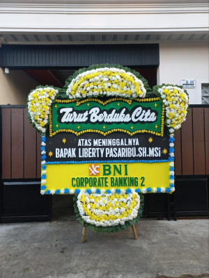 Papan Bunga Duka di Woyla Timur