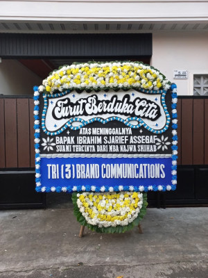 Papan Bunga Duka di Woyla Timur
